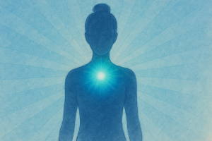 Silhouette debout sur fond bleu clair, avec une lumière turquoise rayonnante exactement à la base du chakra de la gorge, émanant une énergie douce et expressive.